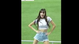 Cô nàng cheerleader Hàn Quốc hút fan bởi vẻ ngoài tươi trẻ đầy sức sống