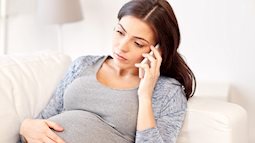 Cảnh báo: Wifi và điện thoại di động tăng nguy cơ sảy thai lên tới 50%