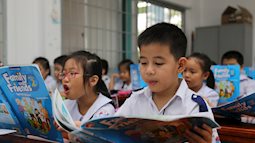 Tranh cãi quan điểm “Chờ đến lớp 10 mới cho con học tiếng Anh” của thầy giáo ngoại ngữ 