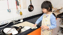 Mẹ Bống chia sẻ 4 bí quyết đơn giản dạy con làm việc nhà từ khi con mới hơn 1 tuổi