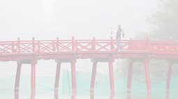 Hà Nội chìm trong sương mù