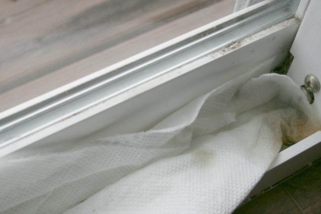 Mẹo làm sạch bụi bặm ở những vị trí khó vệ sinh nhất của cửa sổ chỉ trong nháy mắt - ảnh 5