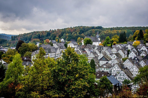 Freudenberg là một trong những thị trấn cổ nổi tiếng và thú vị nhất nước Đức, nằm ở miền nam Westphalia, thuộc quận Siegen-Wittgenstein, bắc Rhine-Westphalia.