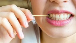 Dùng tăm xỉa răng là thói quen đầu tiên phải bỏ khi bước vào năm mới 2018