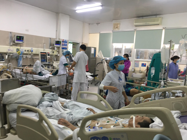  Khoa Cấp cứu của Bệnh viện Bạch Mai, trong 4 ngày Tết vừa qua tiếp nhận 637 bệnh nhân vào cấp cứu, đa số là bệnh nhân nặng. 