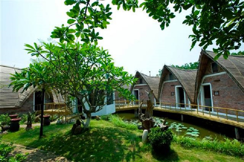 Tản Đà Spa Resort được xây theo lối kiến trúc Việt cổ