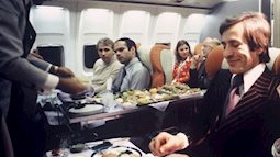 13 bức ảnh cho thấy bữa ăn trên máy bay cách đây 60 năm sang chảnh gấp chục lần ngày nay