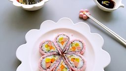 Làm sushi hoa anh đào đẹp mắt ngon miệng nhìn thôi đã mê