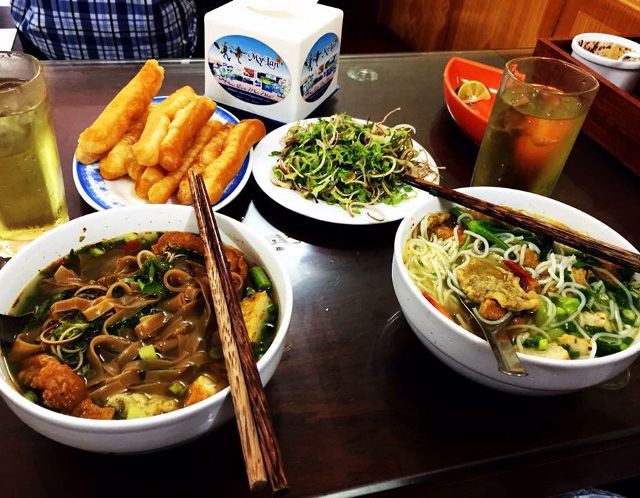 Một loạt quán ăn bình dân nổi tiếng ở Hà Nội mở xuyên Tết để bạn có thể đi ăn ngay từ mùng 1 - Ảnh 4.