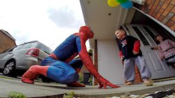 Cậu con trai 4 tuổi bị u não, ông bố bất chấp "đàm tiếu" hóa thân làm Spider Man mua vui cho con