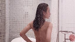 Angela Phương Trinh khoe ảnh bán nude trong phòng tắm với vòng 3 cỡ bự