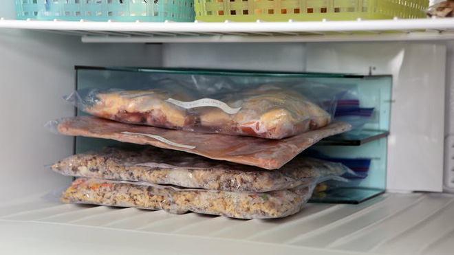Thì ra đây là cách giúp tủ lạnh nhà bạn lúc nào cũng rộng rãi dù dự trữ rất nhiều đồ ăn - Ảnh 3.
