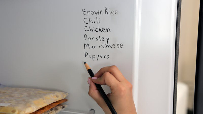 Thì ra đây là cách giúp tủ lạnh nhà bạn lúc nào cũng rộng rãi dù dự trữ rất nhiều đồ ăn - Ảnh 6.