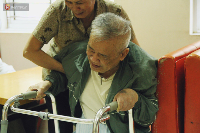 Đằng sau cánh cửa một viện dưỡng lão ở Hà Nội: Ừ thì, mình cứ vui hết mình thôi! - Ảnh 13.