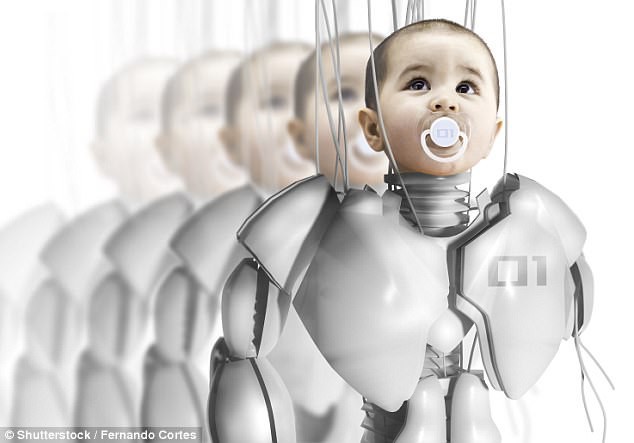 Chuyên gia dự đoán: Người và robot có thể cùng nhau sinh con trong vòng 100 năm nữa