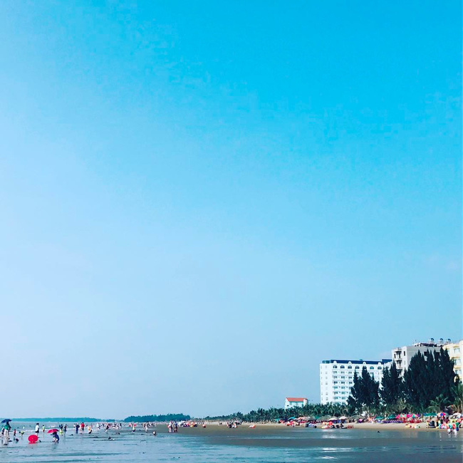 5 bãi biển vừa không cần bon chen đông đúc, vừa thoải mái đi về trong 2 ngày cuối tuần gần Hà Nội - Ảnh 7.