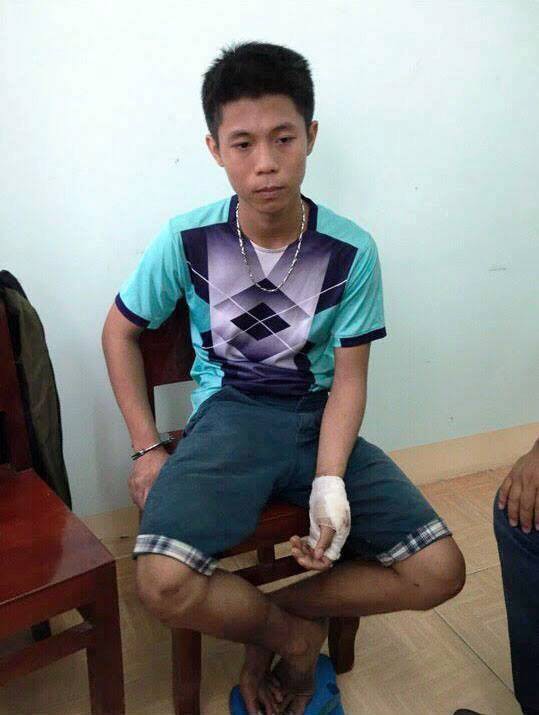 Nghi phạm bình tĩnh khoá cửa rồi tới bệnh viện băng bó vết thương sau khi giết 5 người trong gia đình ở Sài Gòn - Ảnh 1.