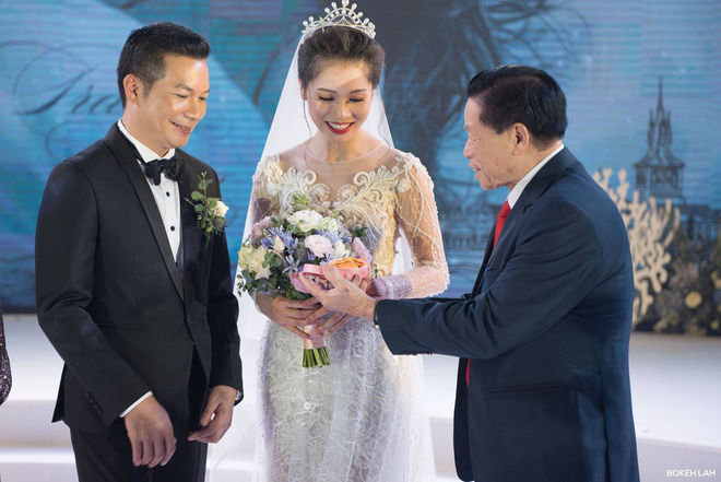 Cận cảnh đám cưới kỳ công xanh màu đại dương của Shark Hưng (Thương vụ bạc tỷ) và cô dâu Á hậu - Ảnh 16.