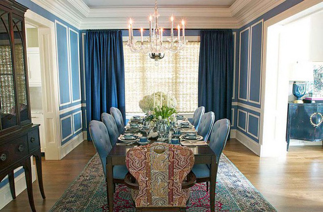 Một điều bạn có thể tìn tưởng rằng, dù với bất kì không gian nào, ở sắc độ nào thì những chiếc rèm cửa màu xanh lam luôn khiến căn phòng đó trở nên đầy ấn tượng.