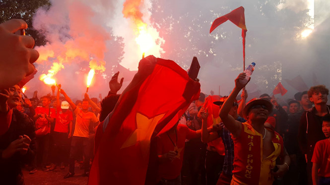 Trực tiếp: Triệu người Việt 'vỡ tim' ăn mừng U.23 Việt Nam thắng Qatar tuyệt vời - ảnh 7
