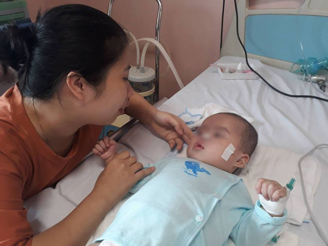 Ninh Bình: Bé gái 9 tháng tuổi ngất lịm, toàn thân con tôi tím tái sau mũi tiêm của y sĩ - Ảnh 1.
