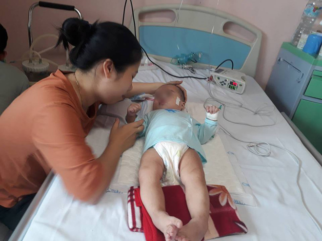 Ninh Bình: Bé gái 9 tháng tuổi ngất lịm, toàn thân con tôi tím tái sau mũi tiêm của y sĩ - Ảnh 3.