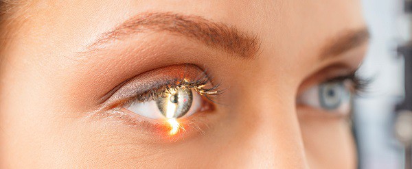 Sơ cứu khi bị xịt hơi cay hoặc hạt ớt bay vào mắt đúng cách để ngăn chặn rủi ro suy giảm thị lực vĩnh viễn - Ảnh 3.
