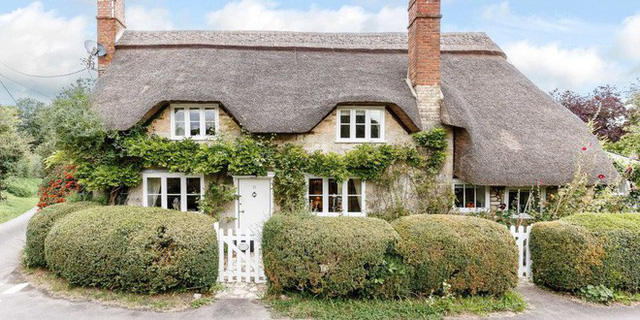 Nằm trong ngôi làng Sherrington ở Wiltshire, Cress Cottage được cho là có từ những năm 1720.
