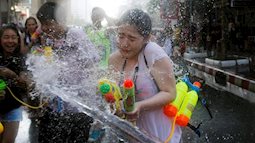 Phụ nữ tham gia lễ hội Songkran bị quấy rối tình dục và câu trả lời gây sốc từ chính quyền