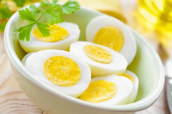 Protein của trứng là protein chuẩn, trứng chứa lutein và zeaxanthin là hai chất chống oxy hóa mạnh, bảo vệ sức khỏe tim mạch.