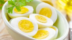 Ăn trứng gây mỡ máu cao: Đúng hay sai?