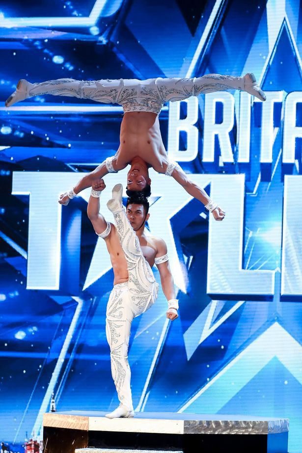 Hình ảnh hai hoàng tử xiếc Việt tại chương trình Britaint’s Got Talent. Ảnh TL 