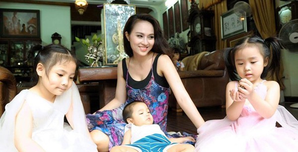 Vợ trẻ của NSND Lê Hùng là người rất yêu trẻ con.