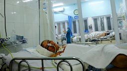 Sau câu hỏi 'cha chết chưa', vợ chồng con trai bỏ mặc cha già thoi thóp tại bệnh viện Gia Định