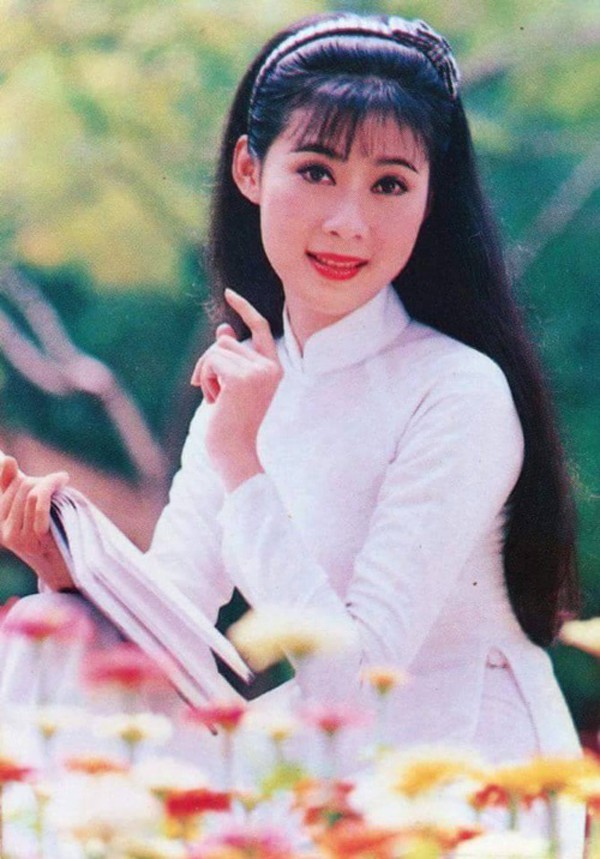  Nhan sắc của Diễm Hương những năm của thập niên 90.