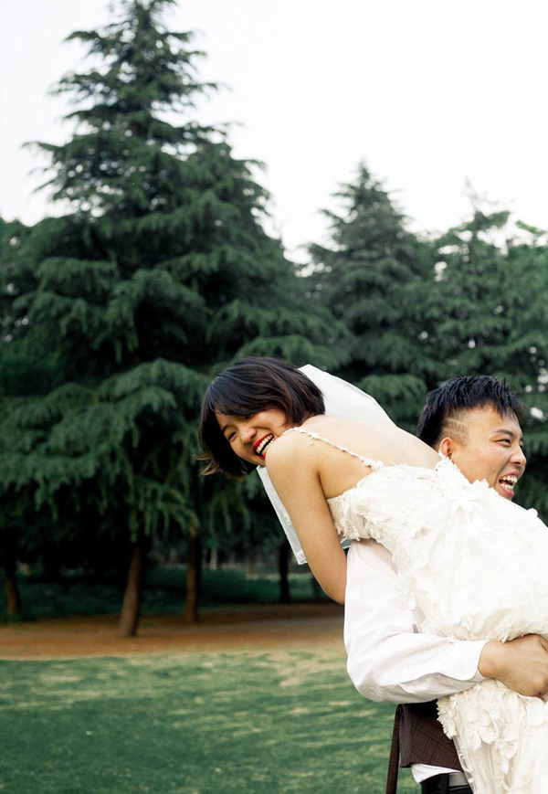 Bộ ảnh cưới không theo chuẩn mực thông thường, điều cảm nhận duy nhất là tình yêu và sự hạnh phúc 11