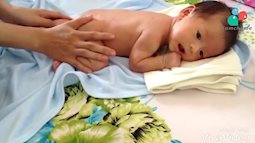 Hướng dẫn massage đúng cách cho trẻ sơ sinh