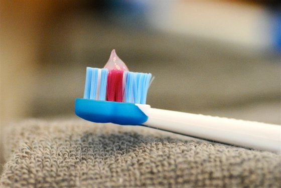 Thấy chi tiết này trên bàn chải đánh răng của con mẹ đã phát hiện ra bí mật bất ngờ nhưng rất thú vị - Ảnh 2.