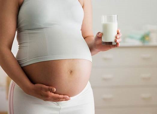 Phải uống sữa bầu con mới đủ chất, thông minh? hình ảnh