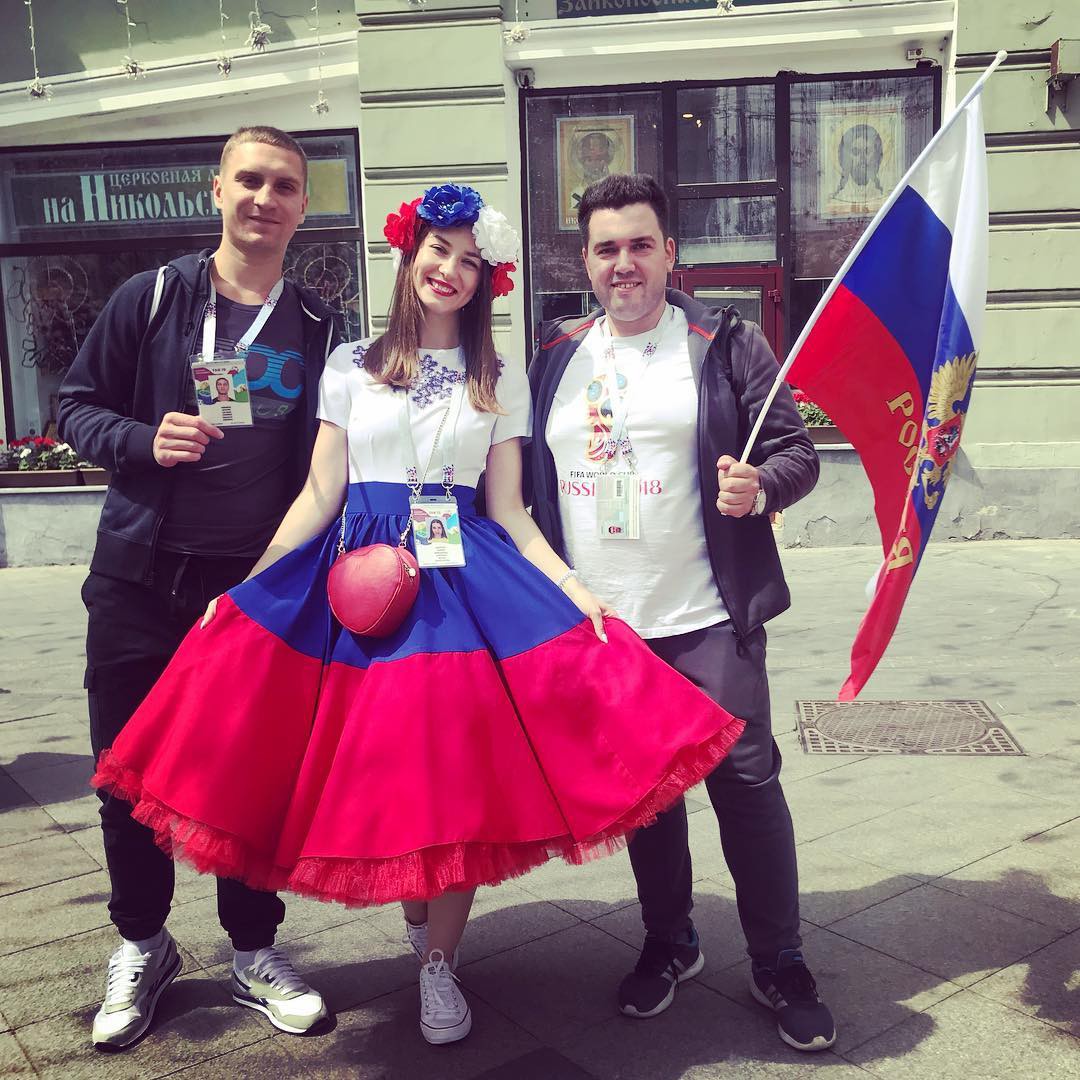 MXH Nga ngập tràn những cô nàng khoe dáng nóng bỏng chào mừng World Cup 2018 - Ảnh 10.