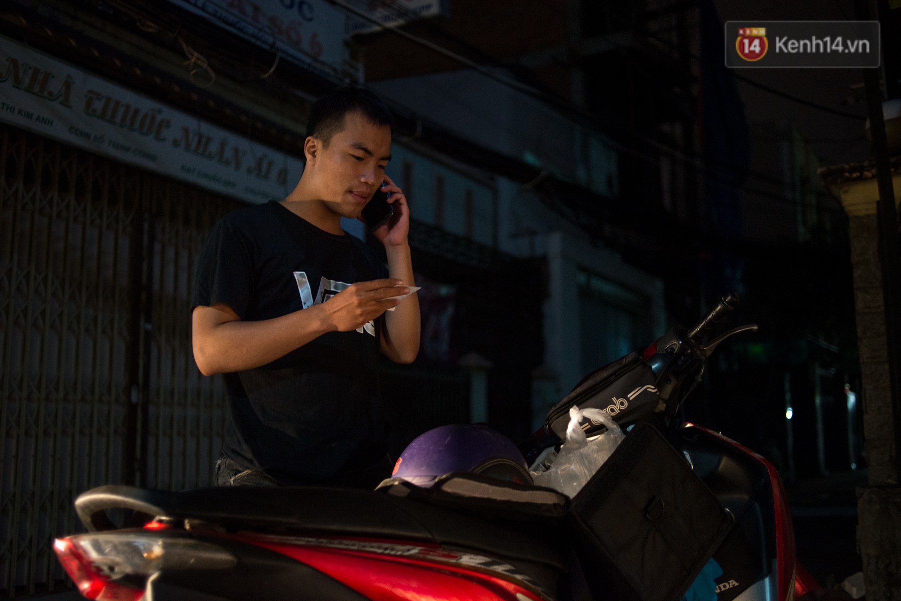 Giao thức ăn đêm mùa World Cup ở Sài Gòn tăng cường hoạt động - Ảnh 13.