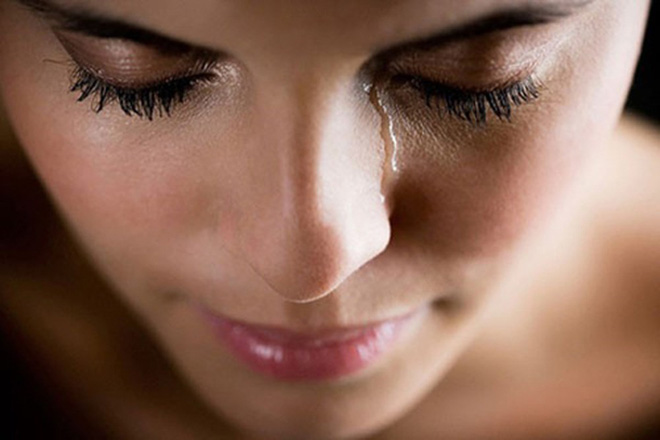 Nguyên nhân gây nên tình trạng tự chảy nước mắt không thể tự kiềm chế - Ảnh 1.