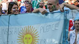 Xúc động hình ảnh CĐV Argentina khóc lóc cầu xin Nigeria đánh bại Iceland