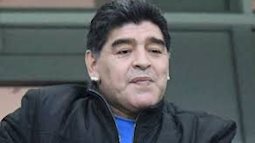 Maradona ngất xỉu, nhập viện khẩn sau trận thắng nghẹt thở của Argentina
