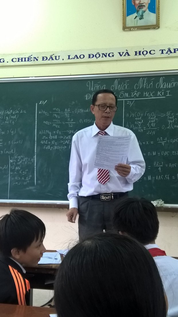 Thầy giáo Tôn Sỹ Dũng là giáo viên trường THCS Võ Xán, Bình Định