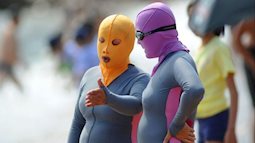 Đến hẹn lại lên, các bãi biển Trung Quốc nở rộ áo tắm "Ninja đi nghỉ mát" của 500 chị em sợ cháy nắng