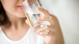 Nắng nóng, 90% mọi người đều làm sai điều này khi uống nước: dừng ngay trước khi quá muộn!