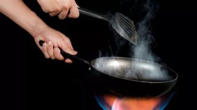 Khói bếp khi nấu nướng cũng một phần gây nên bệnh ung thư phổi