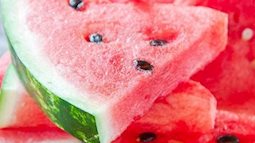 10 loại thực phẩm vừa bổ vừa mát nên cho trẻ ăn trong những ngày nắng nóng