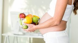 Ăn gì tốt cho bà bầu: 2 thời điểm vàng mẹ ăn trái cây giúp thai nhi hấp thụ tốt, lớn nhanh như thổi!